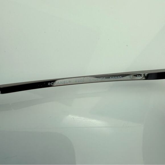 CHANEL vintage sunglasses 4202 Authentic - Picture 5 of 8